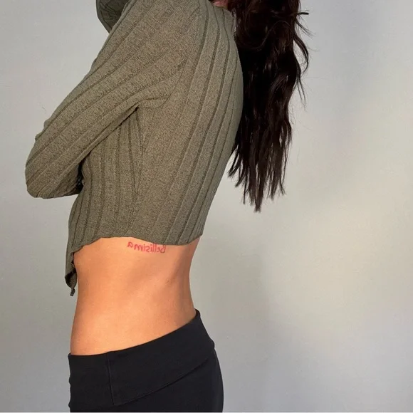 SHEIN Olive Ribbed Crop Top - Picture 3 of 4